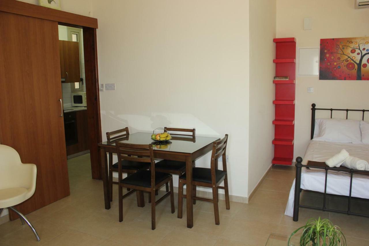 Kerynia Apartments Paphos Kültér fotó