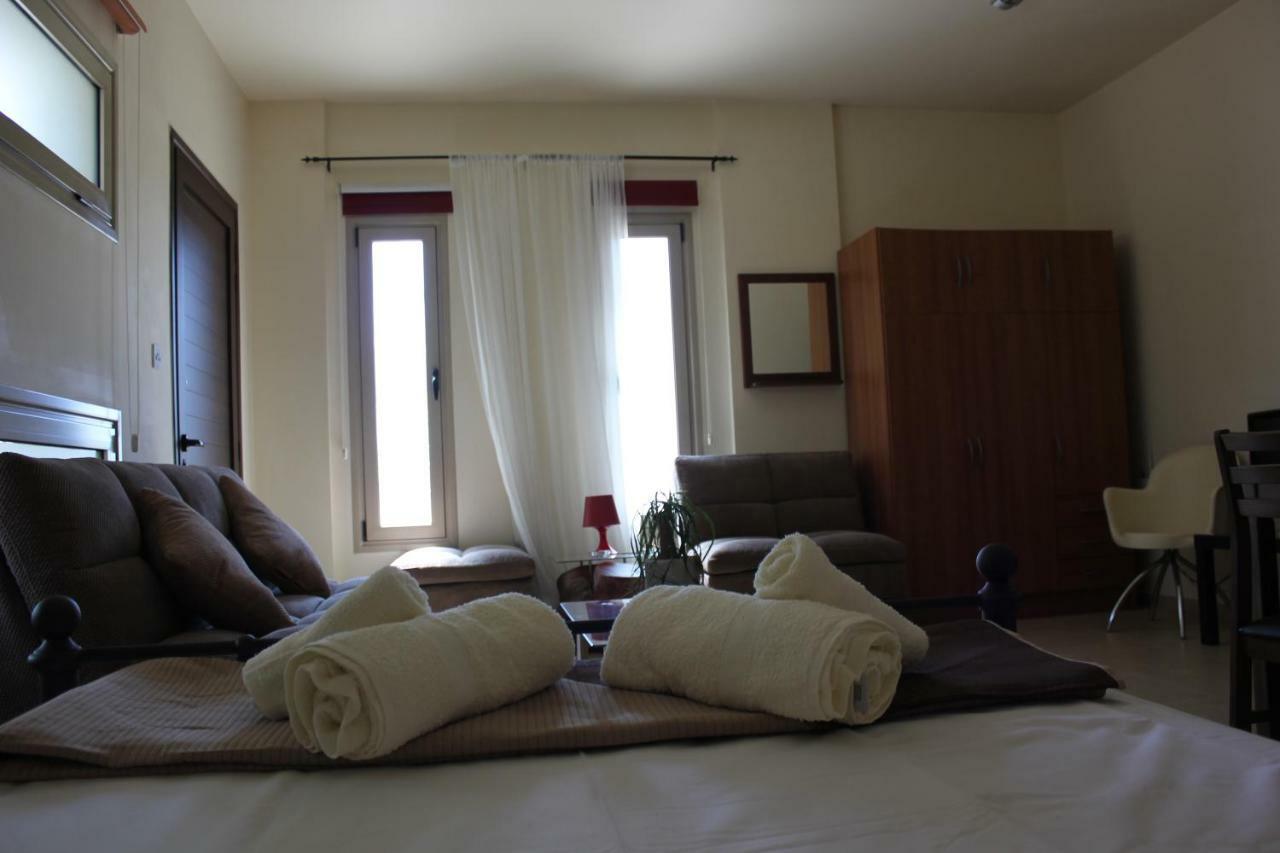 Kerynia Apartments Paphos Kültér fotó