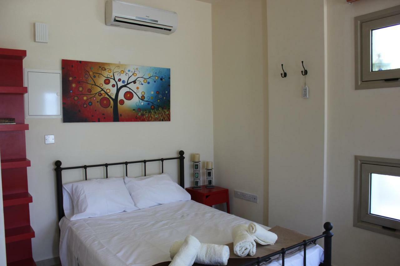 Kerynia Apartments Paphos Kültér fotó