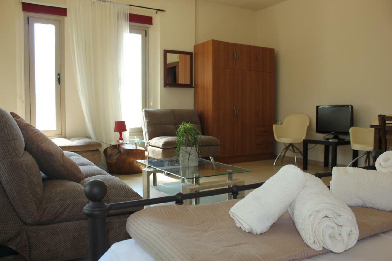 Kerynia Apartments Paphos Kültér fotó